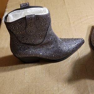 Ankle boots